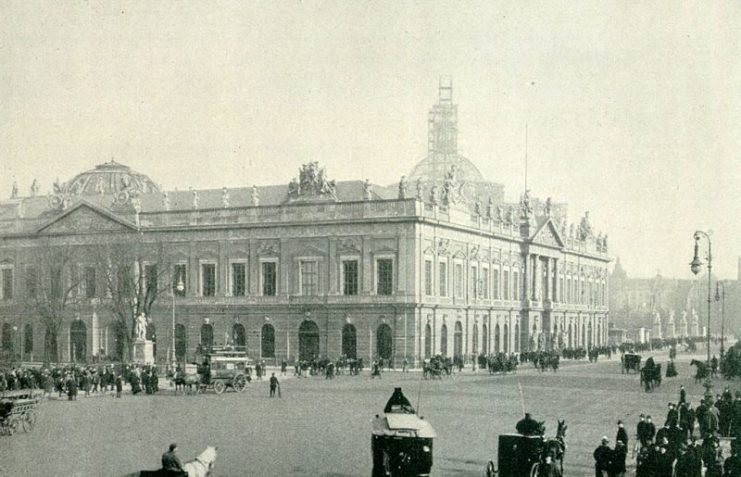 Berlin, Ruhmeshalle, Königliches Zeughaus