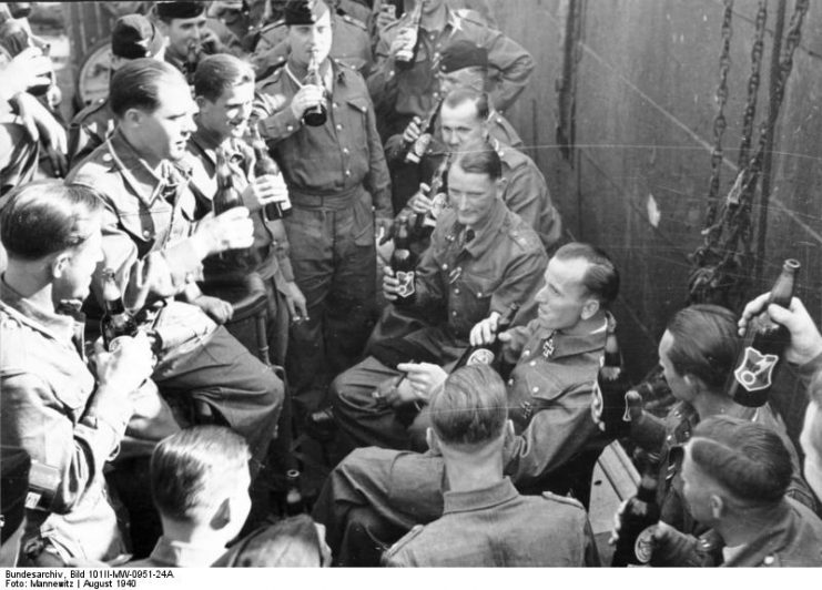 Kretschmer with the crew of U-99 celebrating his Knight’s Cross award in 1940 Bundesarchiv, Bild 101II-MW-0951-24A / Mannewitz / CC-BY-SA 3.0