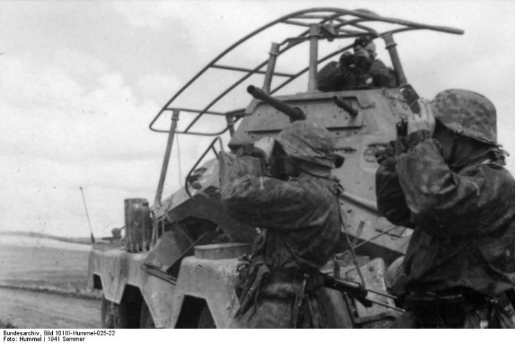 8 Rad Sd.Kfz. 232 radio vehicle of the 5th SS Panzer Division Wiking in Russia, 1941.Photo: Bundesarchiv, Bild 101III-Hummel-025-22 / Hummel / CC-BY-SA 3.0