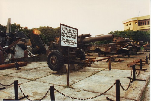 Captured French artillery at the Dien Bien Phu Museum Photo by Mztourist – CC BY-SA 3.0