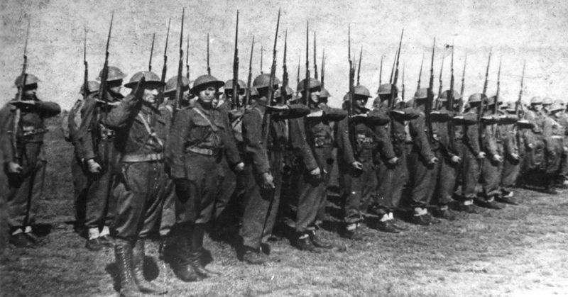 First Czechoslovaks in the Soviet Union that received their weapons in 1942. Otakar Jaroš can be seen saluting to the commander.