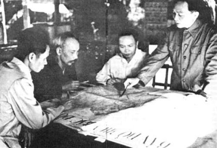 General Staff in Battle of Dien Bien Phu. From left: Pham Van Dong, Ho Chi Minh, Truong Chinh, Vo Nguyen Giap