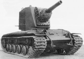 The KV-2 heavy artillery tank’s 152 mm howitzer was housed in an enormous turret. This prototype differs from the production version in several ways. It was called the Dreadnought by its crews