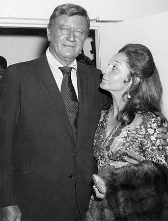 Wayne with third wife Pilar Pallete at Knott’s Berry Farm in 1971