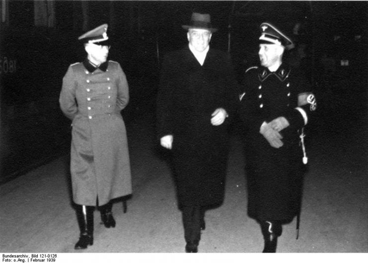 Schweinichen, Dr. Boor and Müller in Berlin, visit to the Hungarian police department.Photo: Bundesarchiv, Bild 121-0126 / CC-BY-SA 3.0
