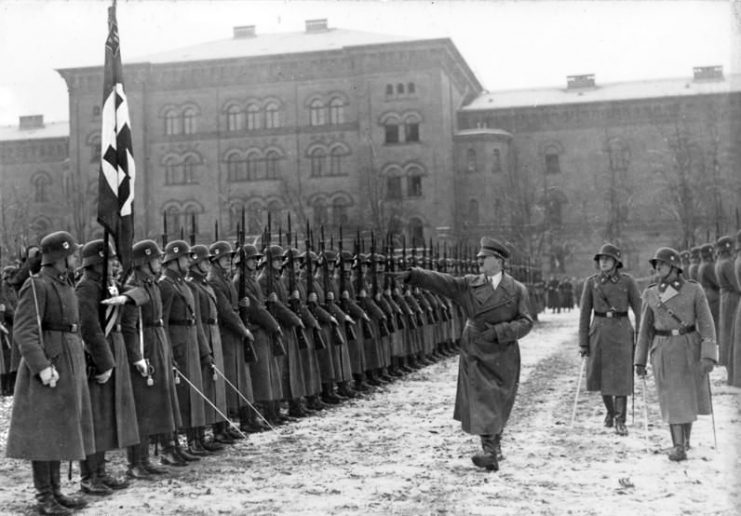 December 1935 parade for Adolf Hitler at the LSSAH Barracks.Photo: Bundesarchiv, Bild 102-17311 / CC-BY-SA 3.0