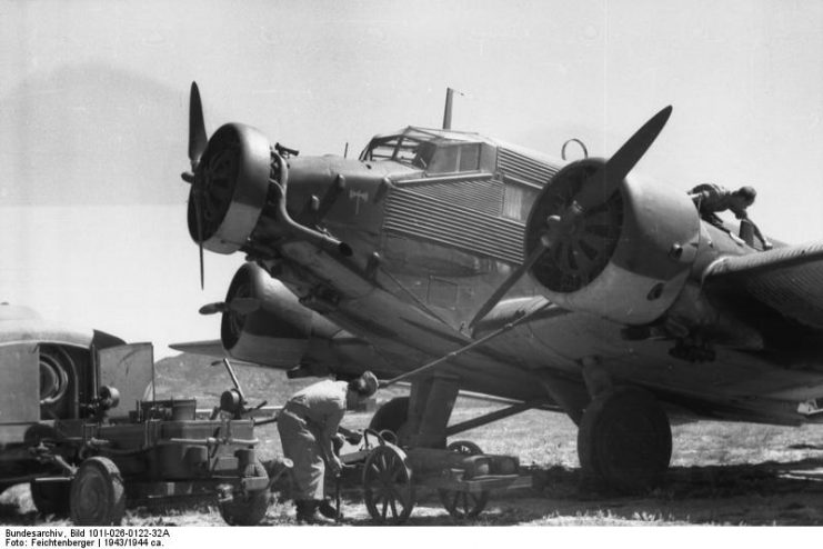 Ju-52 in Greece, 1943. Photo: Bundesarchiv, Bild 101I-026-0122-32A / Feichtenberger / CC-BY-SA 3.0.