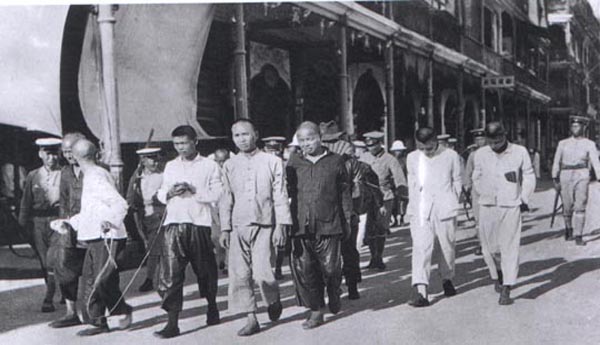 KMT troops rounding up Communist prisoners for execution- 1927.