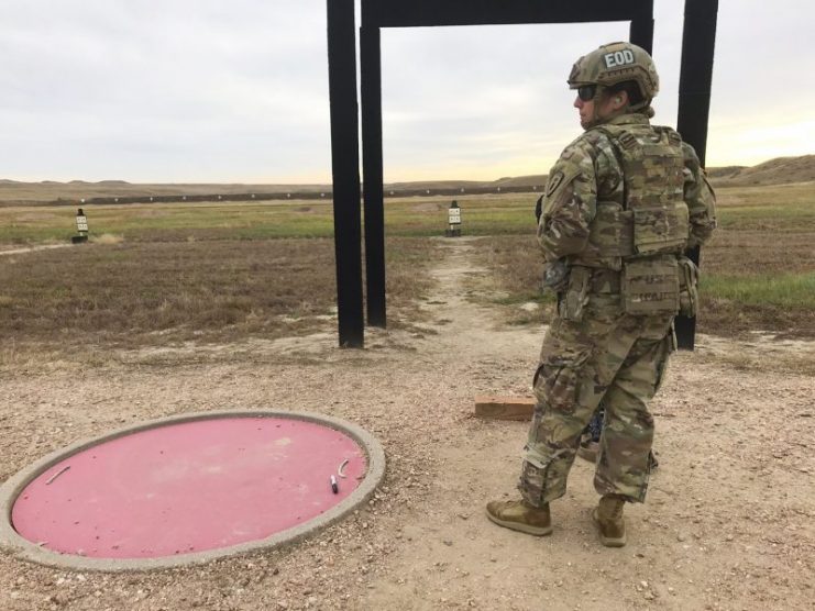 1st Lt. Dawn Ward, a platoon leader with 663rd Ordnance Company and evaluation officer in charge, participates in the final round of field-testing for the Modular Scalable Vest (MSV) during a weeklong series of evaluated tasks at Fort Carson, Colo., Oct. 18, 2017.Photo: Staff Sgt. Lance Pounds