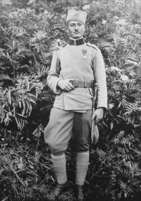 Post-war photograph of Momčilo Gavrić in uniform.1929