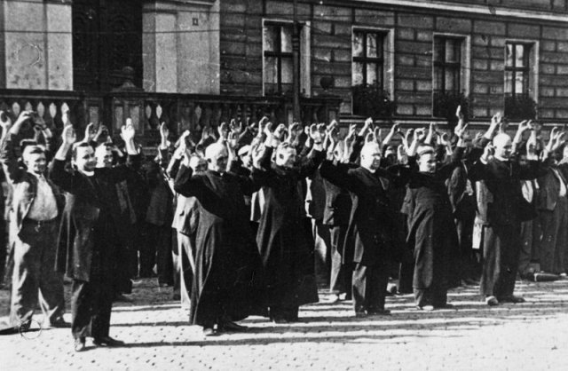 Public execution of Polish priests and civilians in Bydgoszcz’s Old Market Square, 9 September 1939. The Polish Church suffered a brutal persecution under Nazi Occupation.