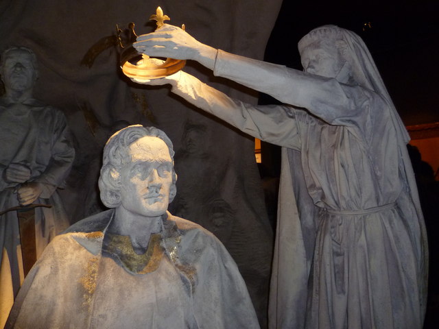 Bruce crowned King of Scots; modern tableau at Edinburgh Castle.Photo: Kim Traynor CC BY-SA 3.0