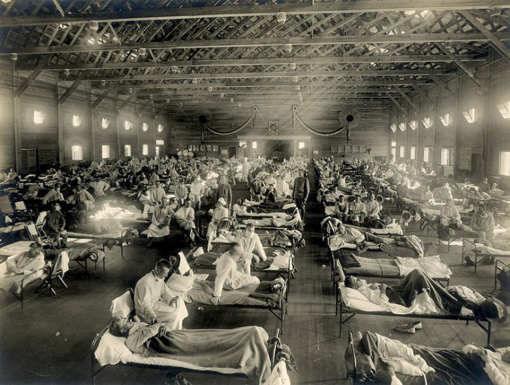 Soldiers from Fort Riley, Kansas, ill with Spanish influenza at a hospital ward at Camp Funston. Photo: National Museum of Health and Medicine CC BY 2.0