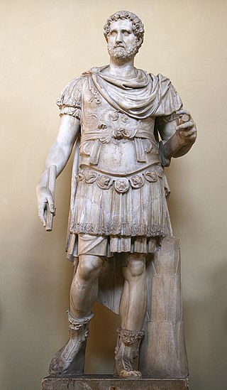 Statue of Antonius Pius in military garb and muscle cuirass, from the Museo Chiaramonti (Vatican Museums). Photo: Jean-Pol GRANDMONT CC BY-SA 3.0