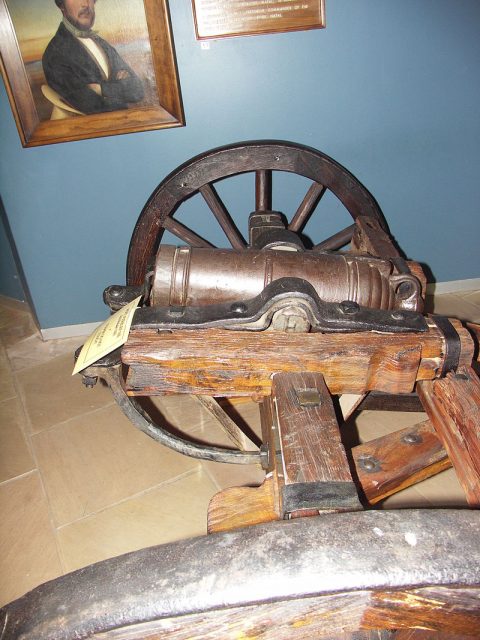 The carronade used during the battle on an improvised carriage Andries Pretorius brought with him from the Cape.Photo: NJR ZA CC BY-SA 3.0