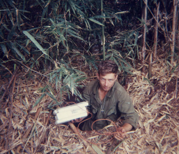 Vietnam tunnel rats in action