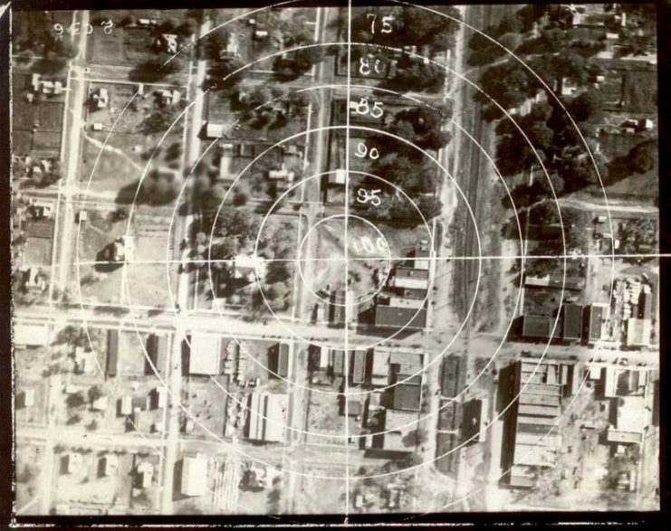 An early bombsight, 1910s.
