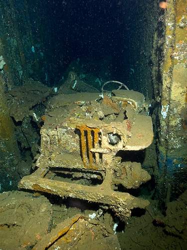 During their time on Espiritu Santo the Americans accumulated quite a mass of earth moving equipment, trucks, cranes, forklifts and all manner of machinery.Photo: warrelics.eu