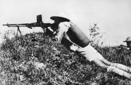 A Chinese soldier mounts his ZB vz. 26 light machine gun at Changsha, January 1942.