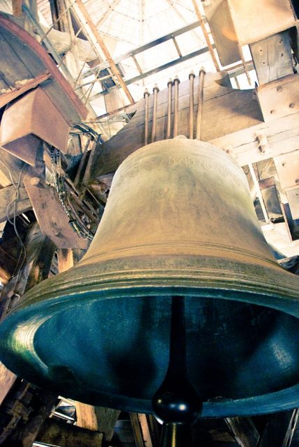 Bell of Notre Dame: The Emmanuel bell of Notre Dame which was rung to signal the end of World War 1 and World War 2.