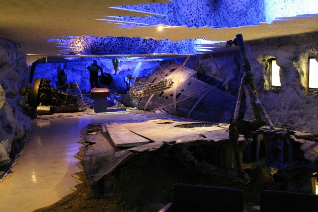 Partridge’s Skua on display at the Fleet Air Museum in Yeovilton, Somerset England. It was recovered from the bottom of the lake which, frozen at the time, Partridge landed on. By Alan Wilson – CC BY-SA 2.0