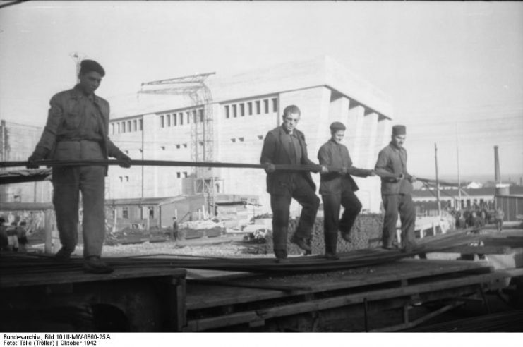 Construction of the U-boat base at La Pallice, 1942.Bundesarchiv, Bild 101II-MW-6860-25A / Tölle (Tröller) / CC-BY-SA 3.0