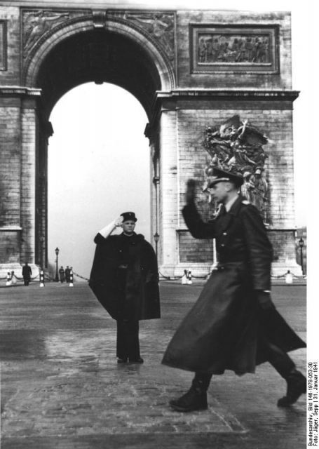 A Paris policeman salutes a German officer. Bundesarchiv, Bild 146-1978-053-30 / Jäger, Sepp / CC-BY-SA 3.0 de