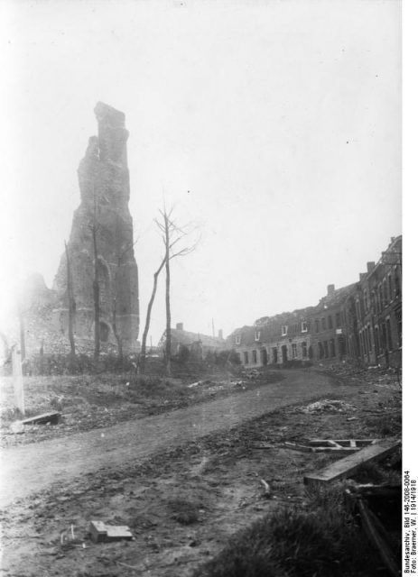 Destroyed church in Fromelles.Bundesarchiv, Bild 146-2008-0064 Braemer, W. CC-BY-SA 3.0