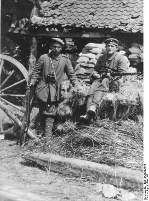 Fromelles, German Post.Photo: Bundesarchiv, Bild 146-2004-0073 Unknown CC-BY-SA 3.0