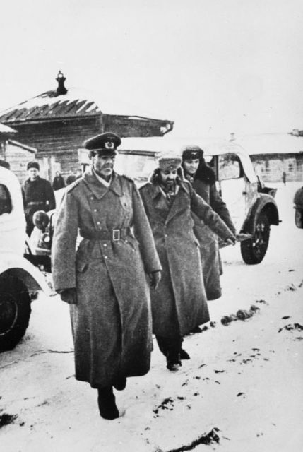 Generalfeldmarschall Friedrich Paulus (left), with his chief of staff, Generalleutnant Arthur Schmidt (centre) and his aide, Wilhelm Adam (right), after their surrender Bundesarchiv, Bild 183-F0316-0204-005 CC-BY-SA 3.0