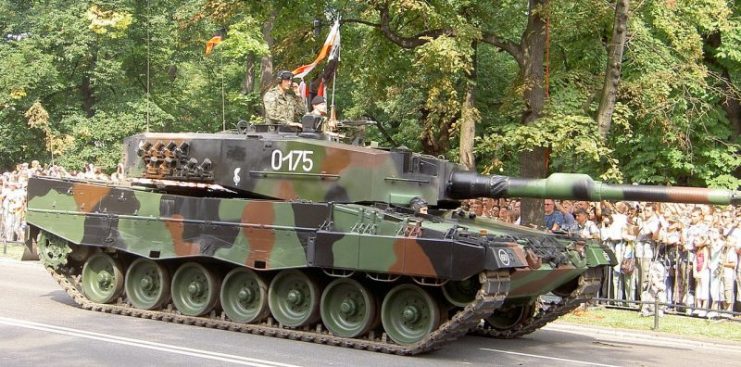 Leopard 2 tank on Polish Army Day.Photo: Raf24 CC BY-SA 3.0