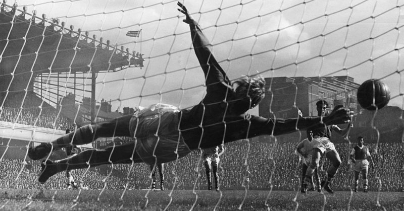 Trautmann, Bert - footballer, in the defense of a penalty
September 1958 (Photo:  ullstein / Getty Images)