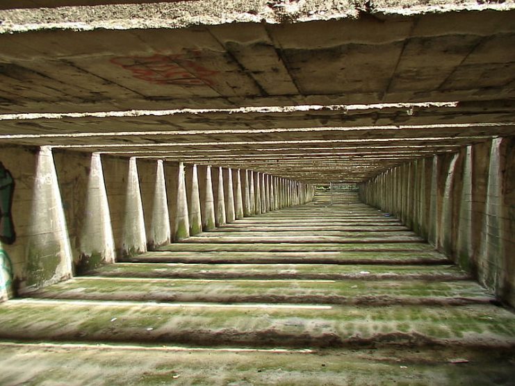 Roof of the U-boat base in Saint Nazaire. Photo: JVLVSF78 CC BY-SA 3.0