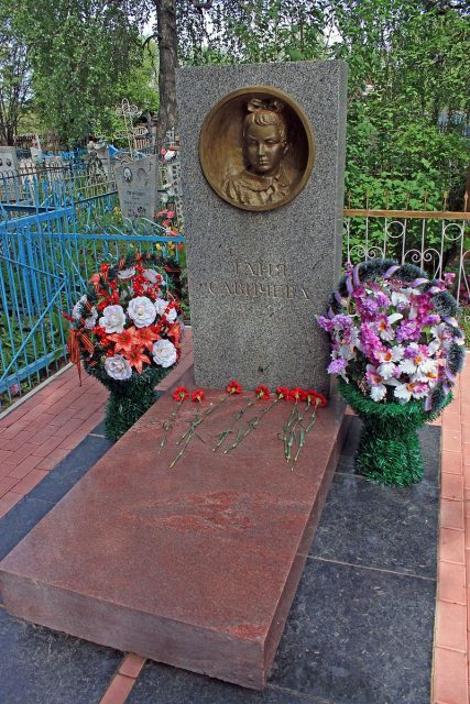 Savicheva’s grave at Krasny Bor Cemetery.Photo: Arzy Arzamas CC BY 3.0