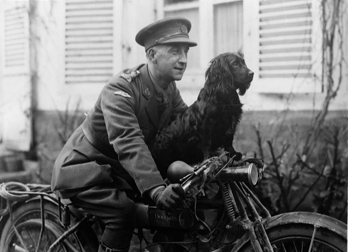 Tank Corp’s mascot, ‘Stunter’, and his officer, France, during World War I.