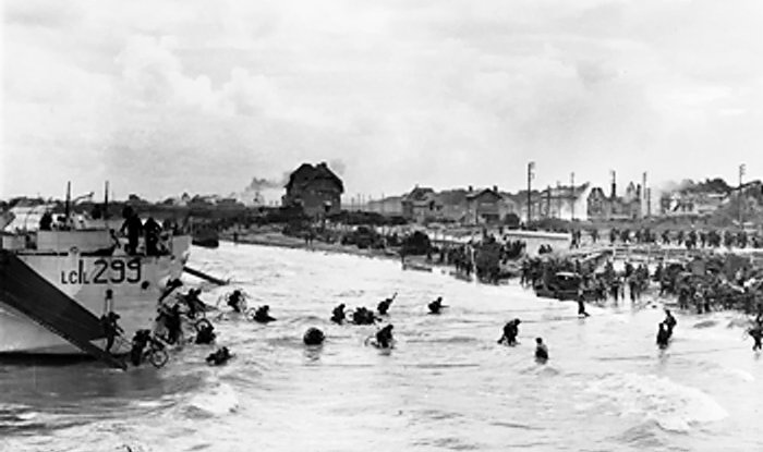 Soldiers of the 9th Canadian Infantry Brigade deploying in Nan White Sector