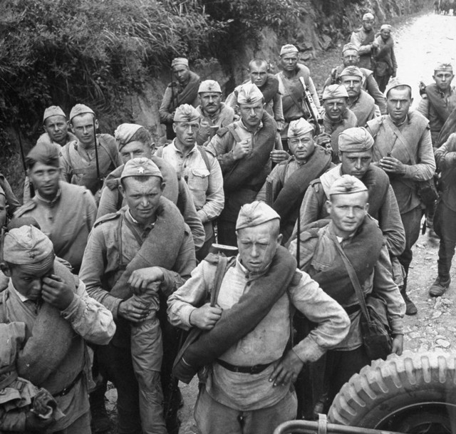Troops of the Soviet army, October 1945