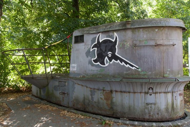 Das Boot – submarine turret, Bavaria Filmstadt.Photo: Emmanouil Kampitakis CC BY-SA 3.0