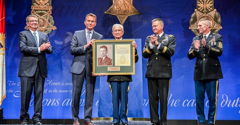 Secretary of Defense Ash Carter provides remarks at the Medal of Honor Hall of Heroes induction ceremony for Lt. Col. Charles Kettles (U.S. Army retired) in the Pentagon Auditorium on July 19, 2016.(DoD photo by U.S. Army Sgt. First Class Clydell Kinchen) CC BY 2.0