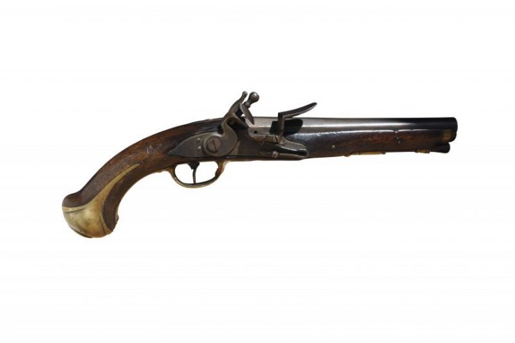 Black-powder pistol: Pistolet model 1733. Photo: Rama / CC BY-SA 3.0 fr