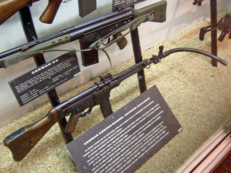 A Sturmgewehr 44 with 90 degree Krummlauf.Photo: Joe Loong CC BY-SA 2.0