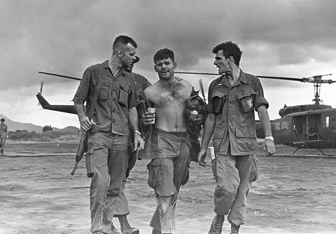 Rose being helped from a helicopter after Operation Tailwind, 14 May 1970