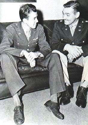 Lt. Col. James T. Stewart & Major Clark Gable – RAF Polebrook, 1943.Photo: Bwmoll3 CC BY-SA 3.0