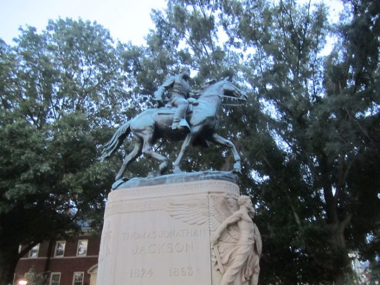 The Thomas Jonathan Jackson sculpture in downtown Charlottesville, Virginia.Photo: Billy Hathorn CC BY-SA 3.0