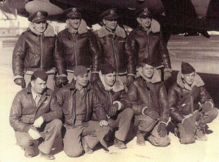 The B-17 crew of T’aint a Bird