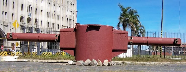 The massive range finder from the Graf Spee. Tano4595 CC BY-SA 2.5