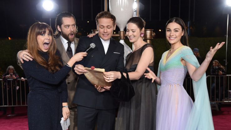 LOS ANGELES, CALIFORNIA – FEBRUARY 13: (L-R) Jessica Radloff, Richard Rankin, Sam Heughan, Caitriona Balfe and Sophie Skelton attend the Starz Premiere event for “Outlander” Season 5 at Hollywood Palladium on February 13, 2020 in Los Angeles, California. (Photo by Michael Kovac/Getty Images for STARZ)