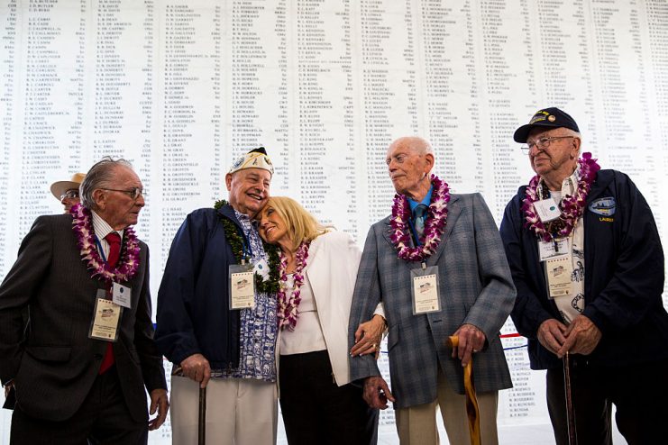USS Arizona survivors Donald Stratton, Louis Conter, John Anderson, and Lauren Bruner, talk with Arizona Governor Jan Brewer. Photo by Kent Nishimura/Getty Images