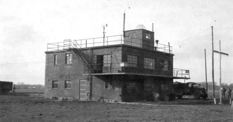 The original intent of Findo Gask was to store airplanes. Instead, it became the base for the Polish Westland Lysanders. Flooding at the air base eventually forced the military to use it as storage for the No 44 and No 260 Maintenance Units. WW2 Control Tower taken in WW2.