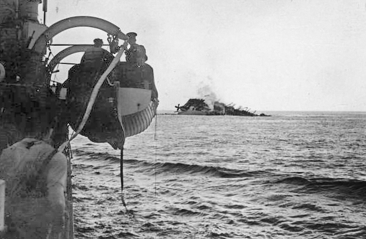 Lancastria sinking off Saint-Nazaire as seen from rescue shi
